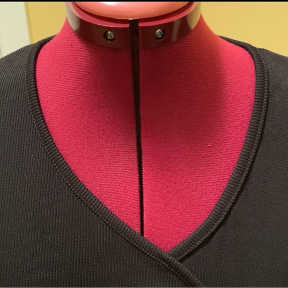 Women's Solid Color Woven V-neck Long Sleeve Top w/ button front - Picture 3 of 10